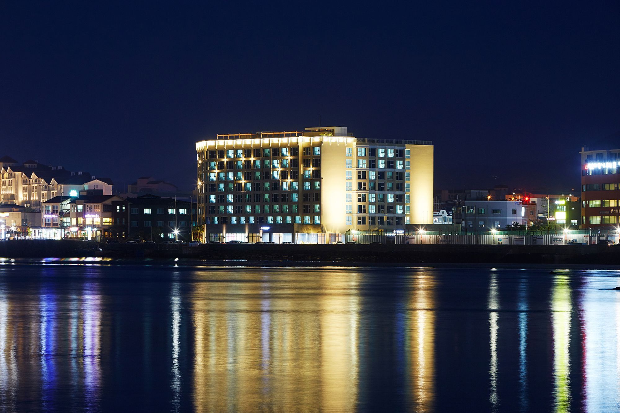 The Artstay Jeju Hamdeok Hotel מראה חיצוני תמונה